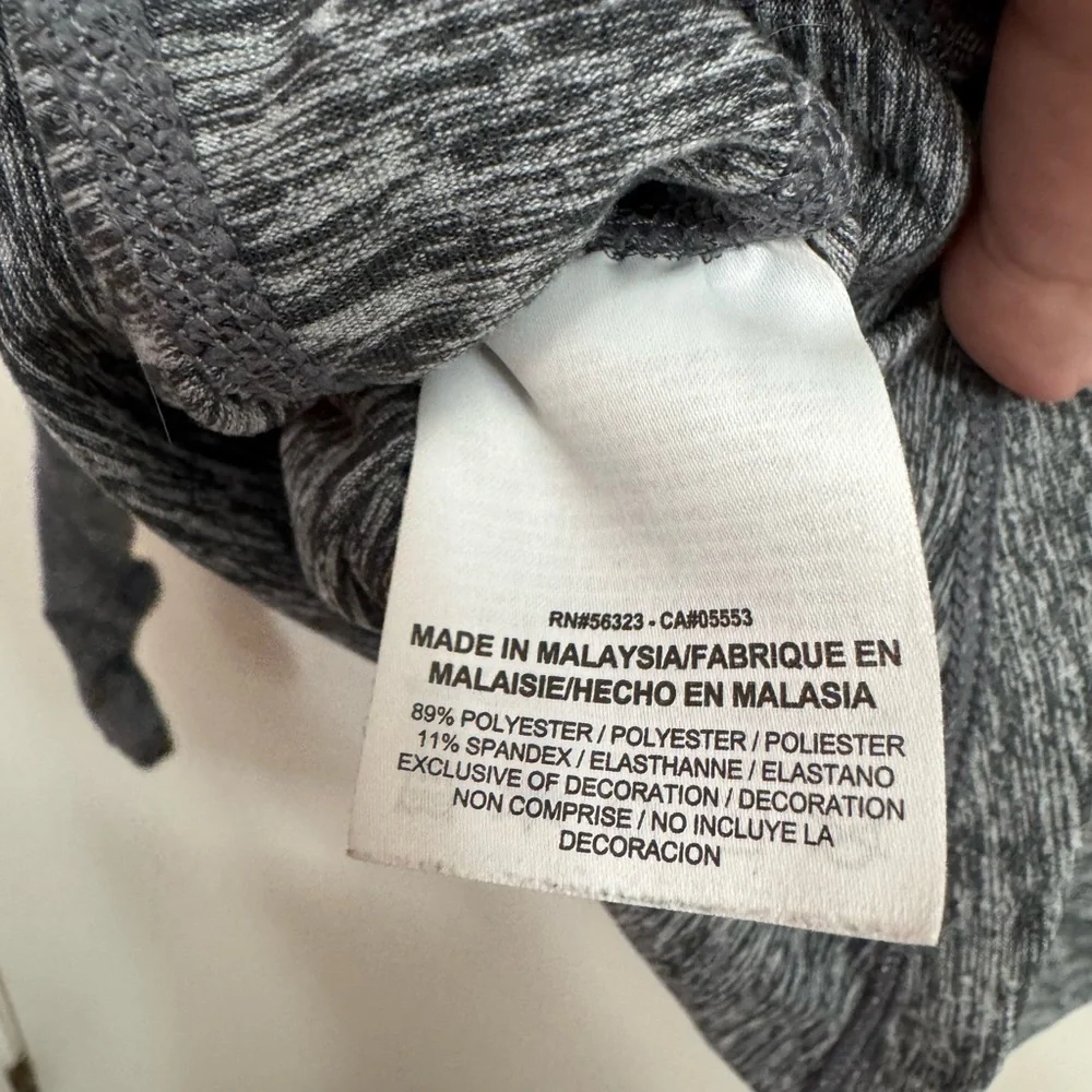 Nike Element 1/4 Zip Sweatshirt Women’s Small Gray Heathered Style 685910 Train